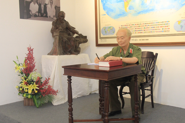 vo nguyen giap 2.jpg